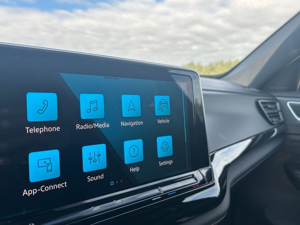 2026 Volkswagen Atlas Cross Sport 2.0T SEL R-Line Black Tampa FL