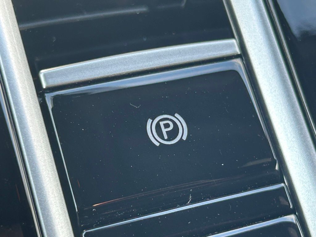 2026 Volkswagen Atlas Cross Sport 2.0T SEL R-Line Black Tampa FL