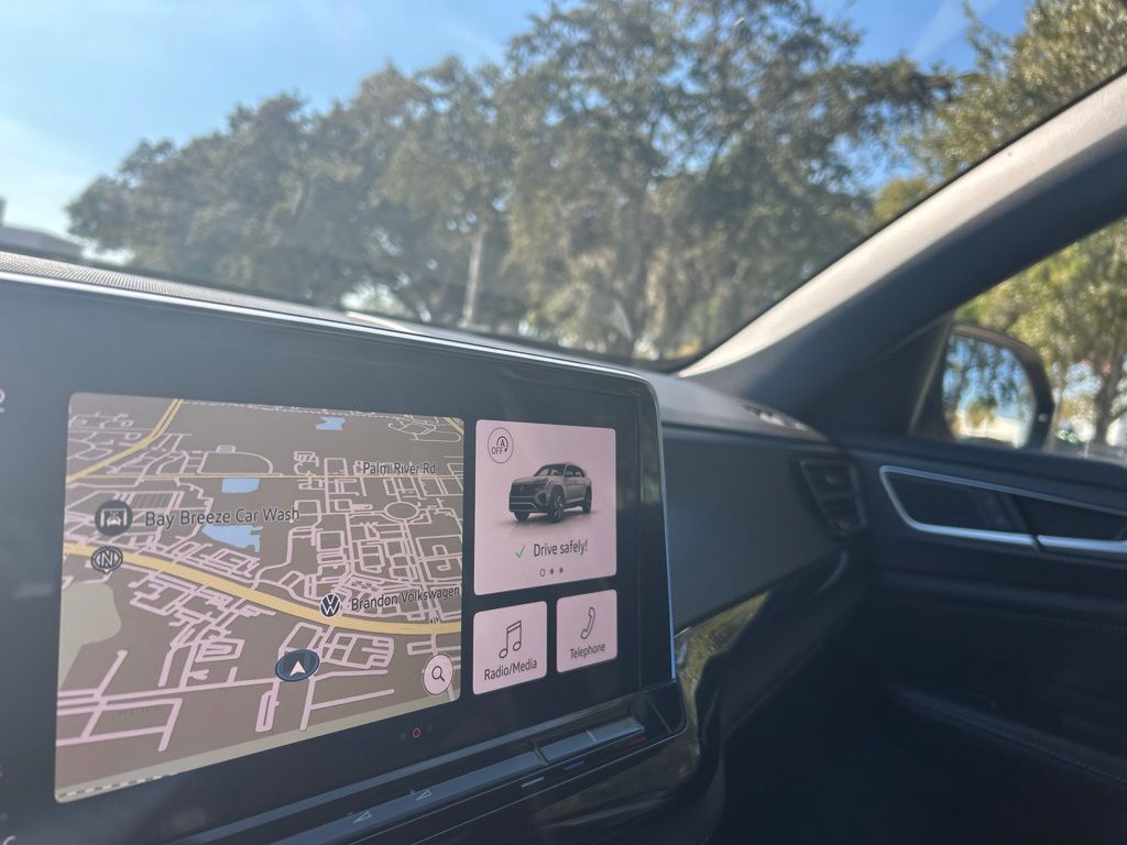 2026 Volkswagen Atlas Cross Sport 2.0T SEL R-Line Black Tampa FL