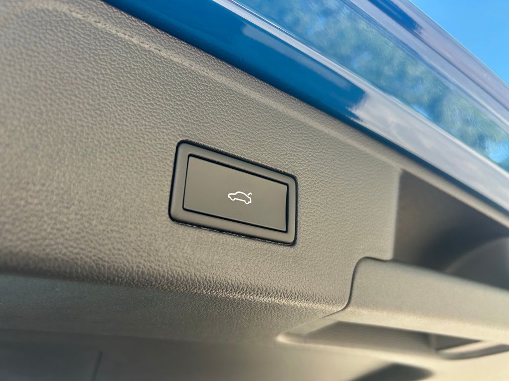 2026 Volkswagen Atlas Cross Sport 2.0T SEL R-Line Black Tampa FL