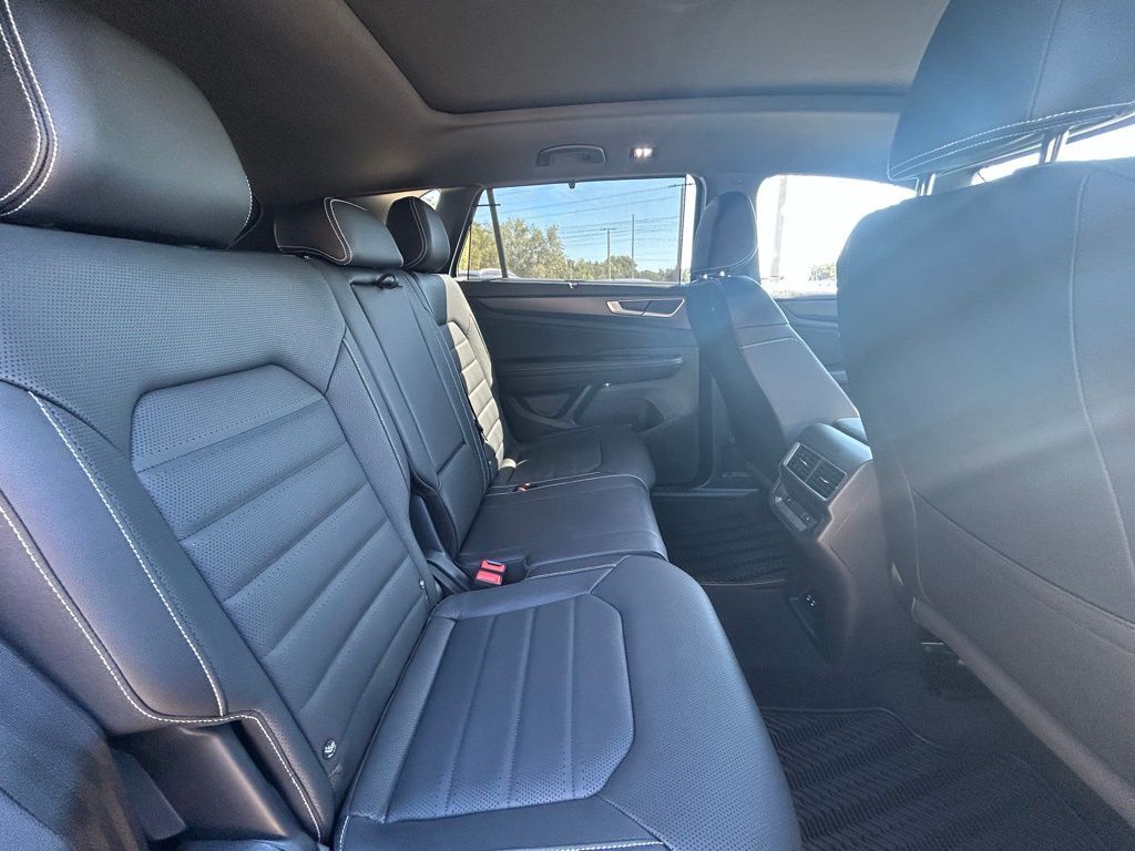 2026 Volkswagen Atlas Cross Sport 2.0T SEL R-Line Black Tampa FL