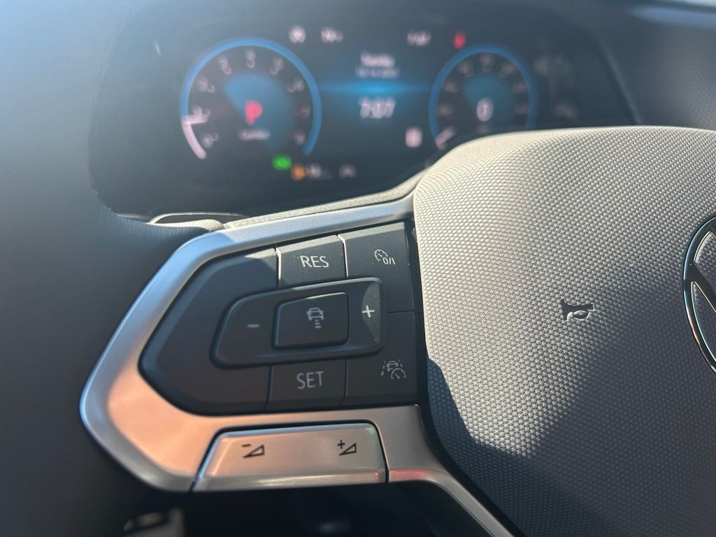 2026 Volkswagen Atlas Cross Sport 2.0T SEL R-Line Black Tampa FL