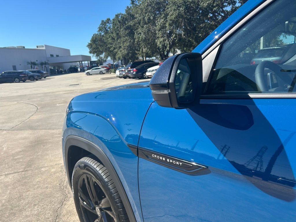 2026 Volkswagen Atlas Cross Sport 2.0T SEL R-Line Black Tampa FL