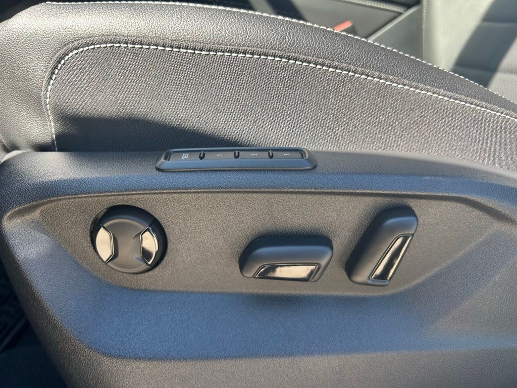 2026 Volkswagen Atlas Cross Sport 2.0T SEL R-Line Black Tampa FL