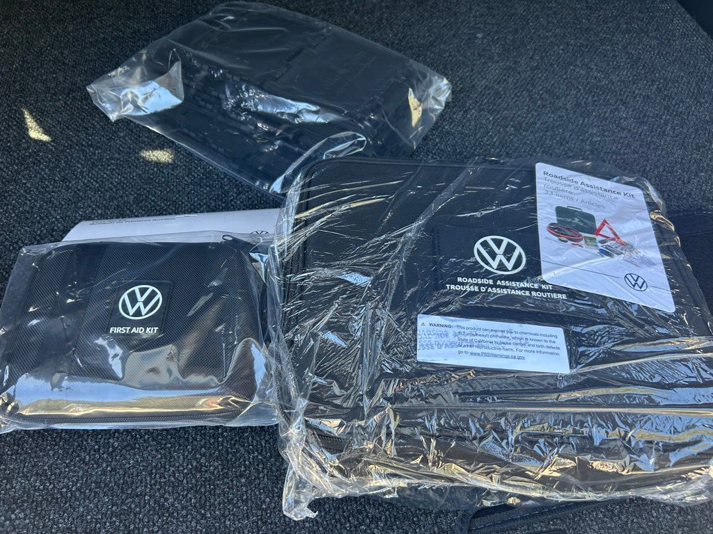 2026 Volkswagen Atlas Cross Sport 2.0T SEL R-Line Black Tampa FL