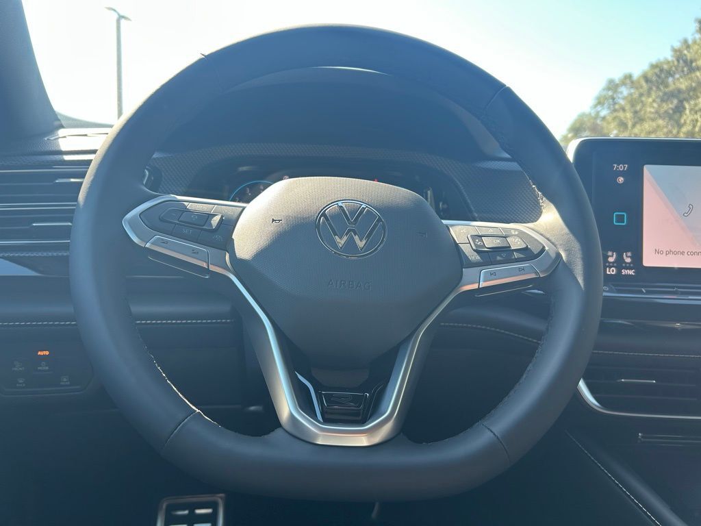 2026 Volkswagen Atlas Cross Sport 2.0T SEL R-Line Black Tampa FL