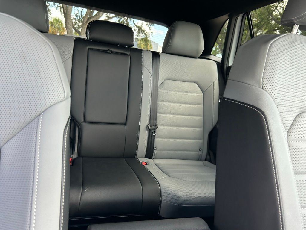 2026 Volkswagen Atlas Cross Sport 2.0T SEL R-Line Tampa FL