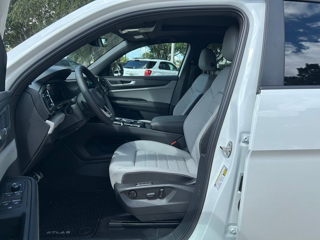 2026 Volkswagen Atlas Cross Sport 2.0T SEL R-Line Tampa FL