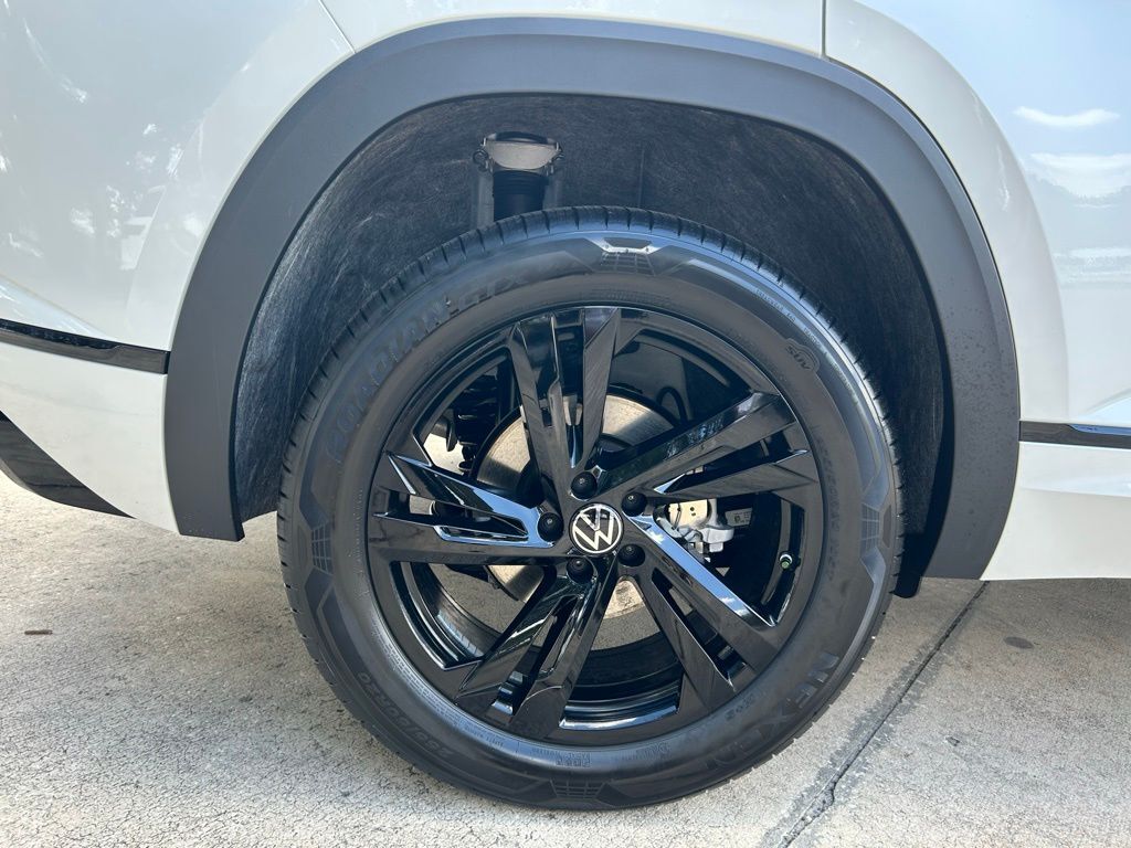 2026 Volkswagen Atlas Cross Sport 2.0T SEL R-Line Tampa FL