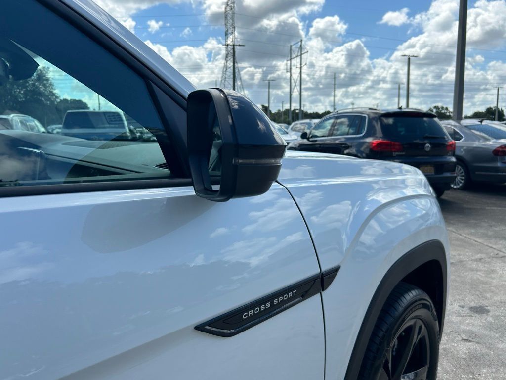 2026 Volkswagen Atlas Cross Sport 2.0T SEL R-Line Tampa FL