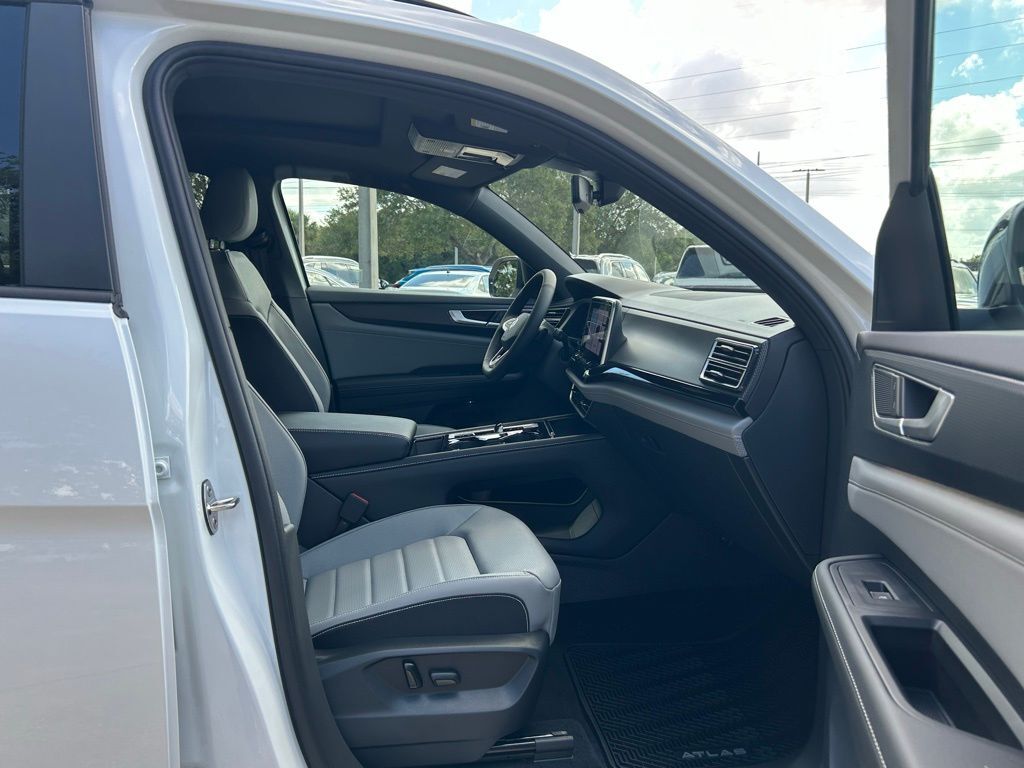 2026 Volkswagen Atlas Cross Sport 2.0T SEL R-Line Tampa FL