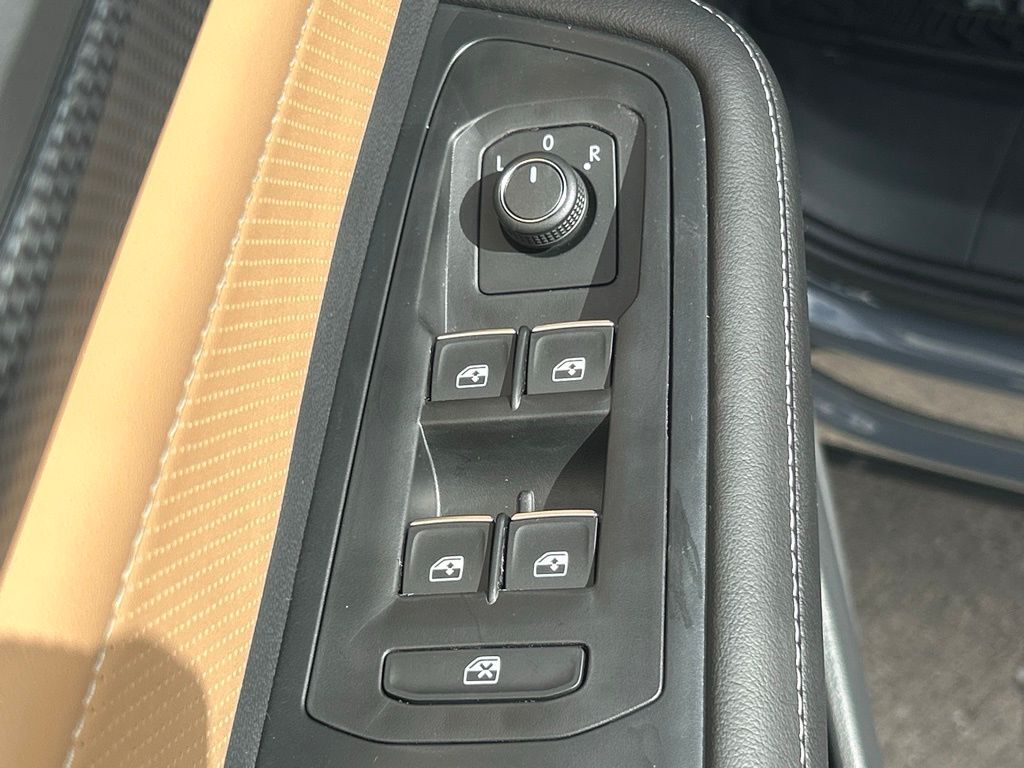 2026 Volkswagen Atlas Cross Sport 2.0T SEL Tampa FL