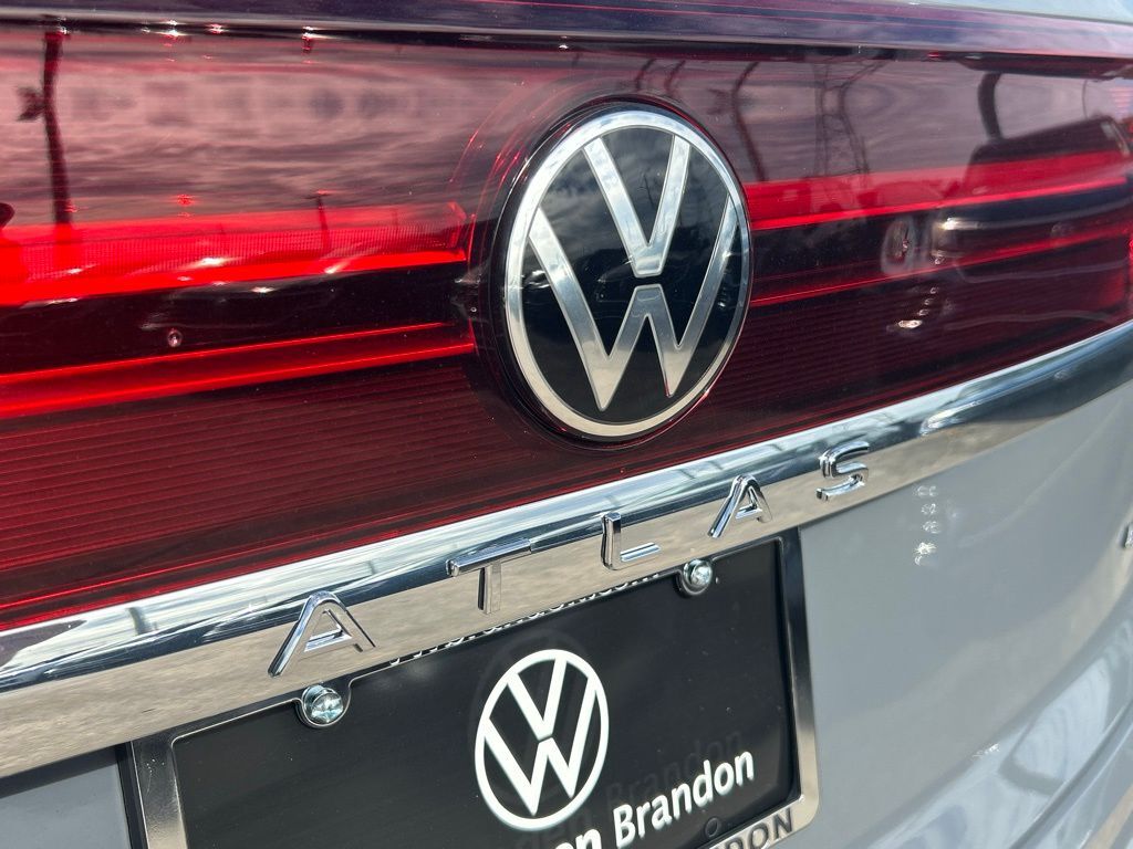 2026 Volkswagen Atlas Cross Sport 2.0T SEL Tampa FL