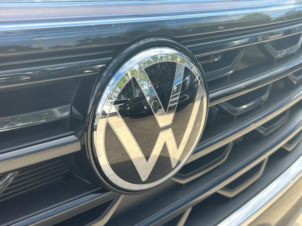 2026 Volkswagen Atlas Cross Sport 2.0T SEL Tampa FL