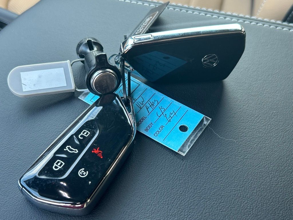 2026 Volkswagen Atlas Cross Sport 2.0T SEL Tampa FL