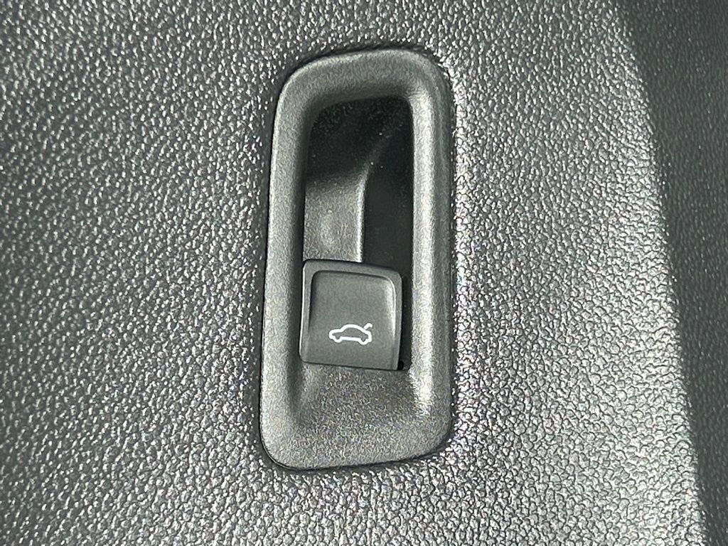 2026 Volkswagen Atlas Cross Sport 2.0T SEL Tampa FL