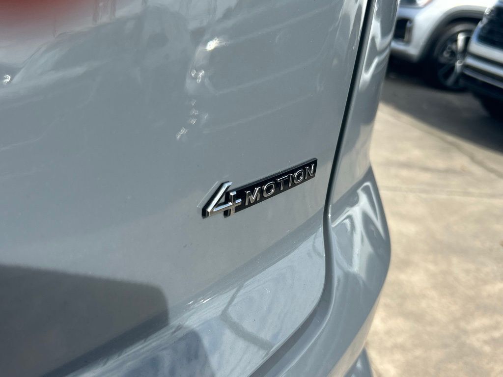 2026 Volkswagen Atlas Cross Sport 2.0T SEL Tampa FL