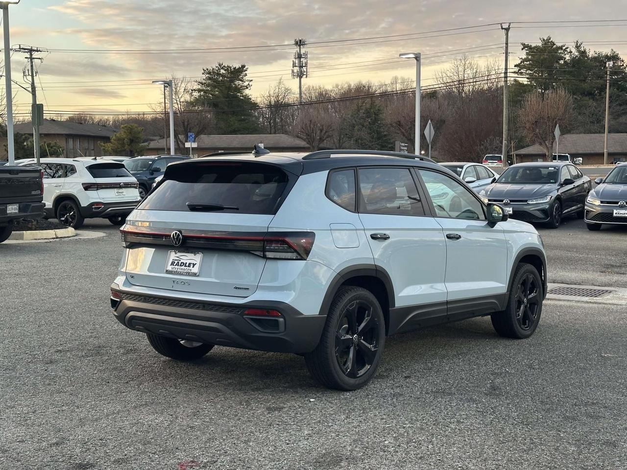 2026 Volkswagen Taos 1.5T SE Black