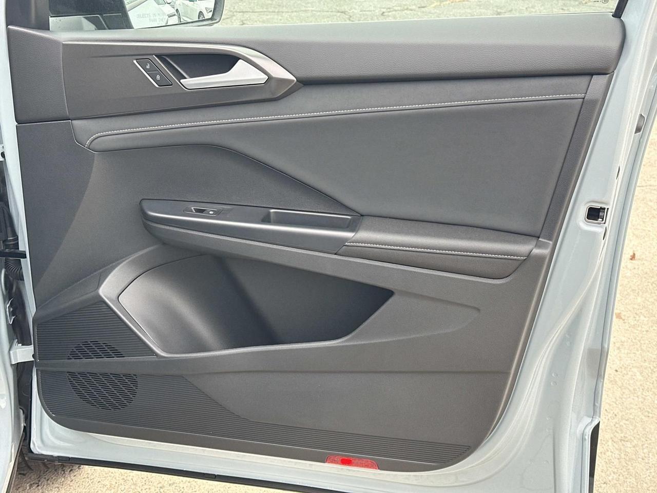 2026 Volkswagen Taos 1.5T SE Black Woodbridge VA