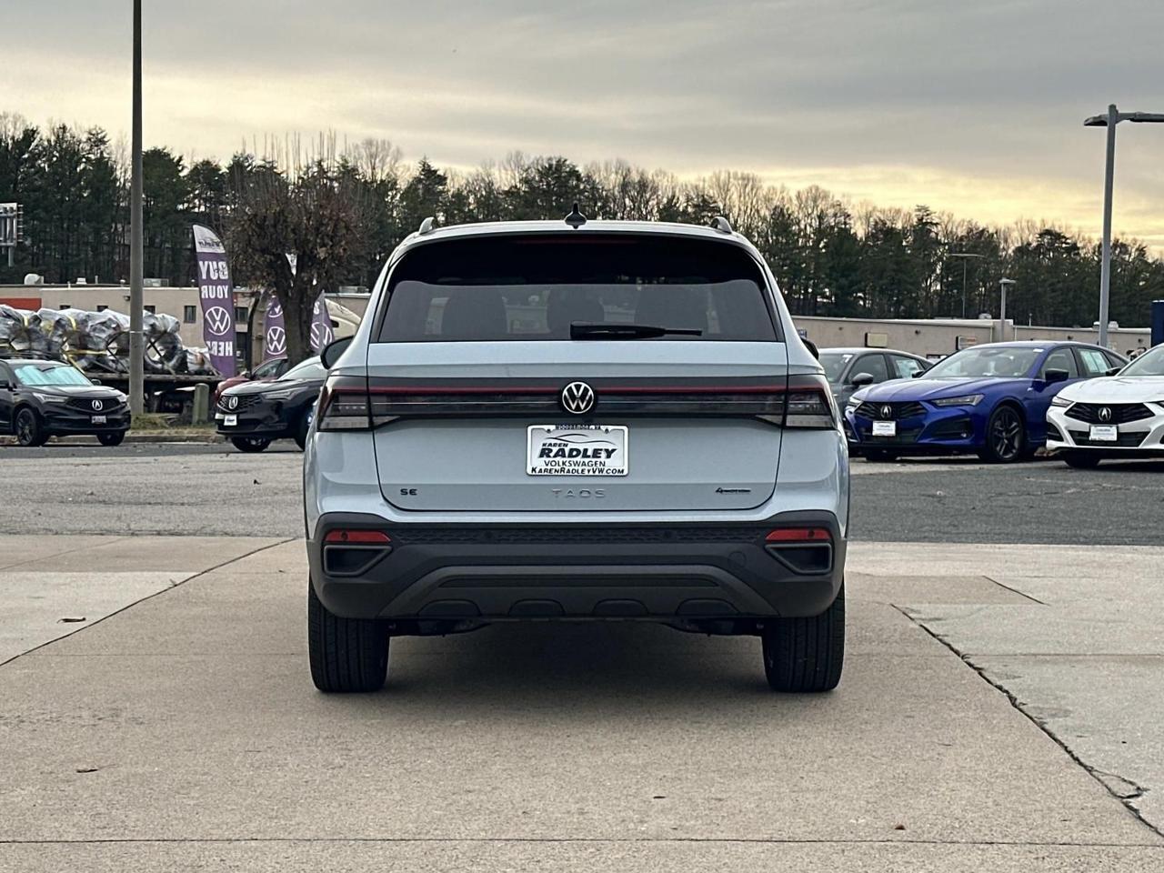 2026 Volkswagen Taos 1.5T SE Black