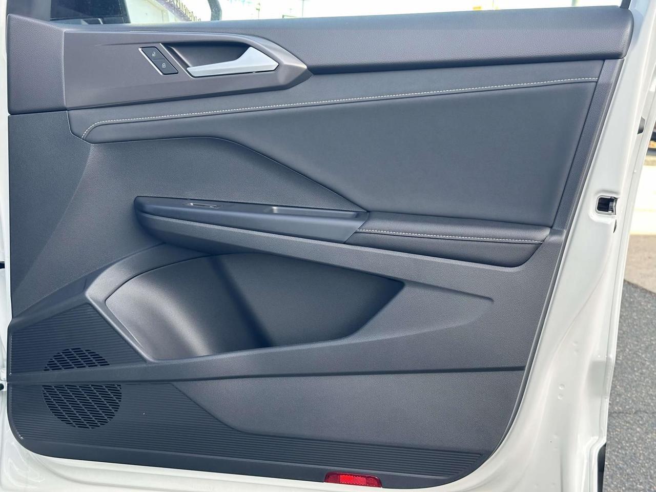 2026 Volkswagen Taos 1.5T SE Black Woodbridge VA