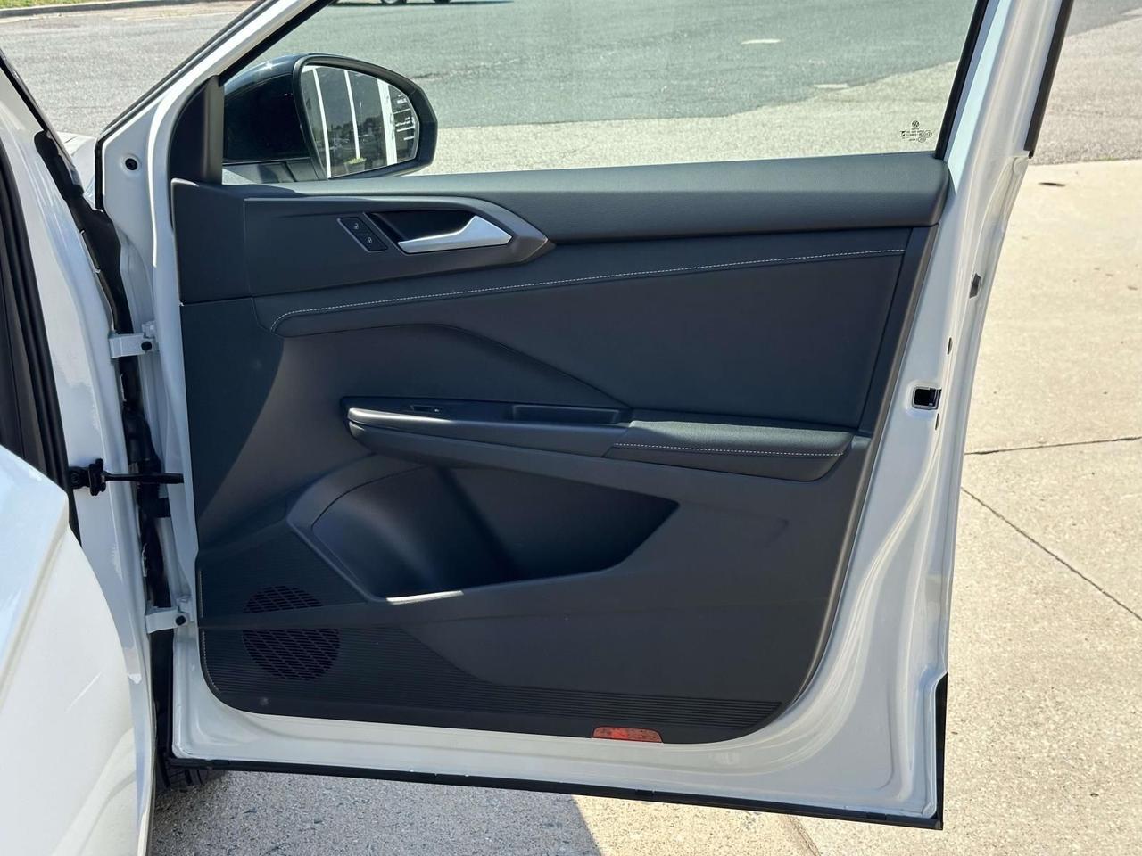 2026 Volkswagen Taos 1.5T SE Black Woodbridge VA
