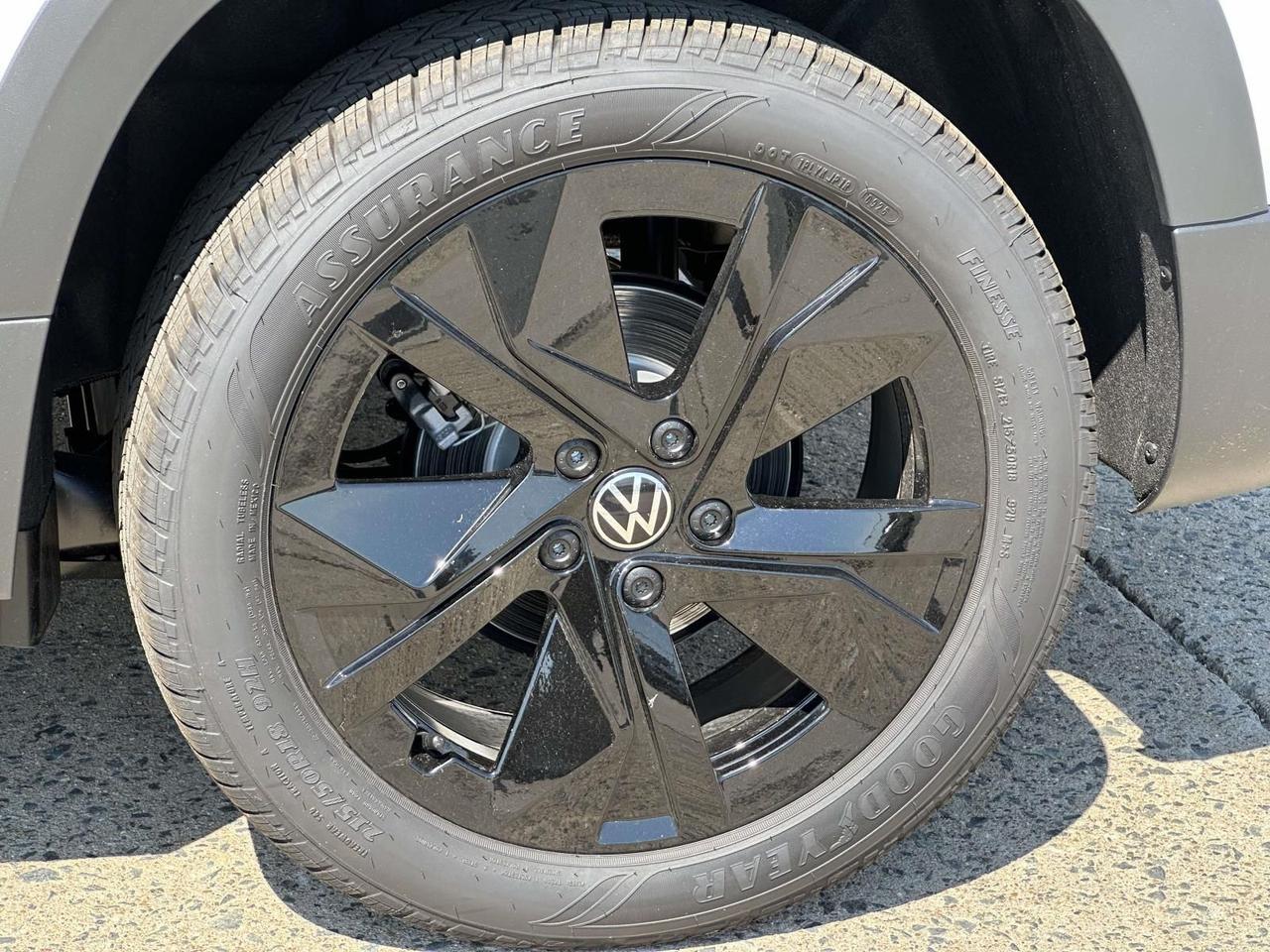 2026 Volkswagen Taos 1.5T SE Black Woodbridge VA