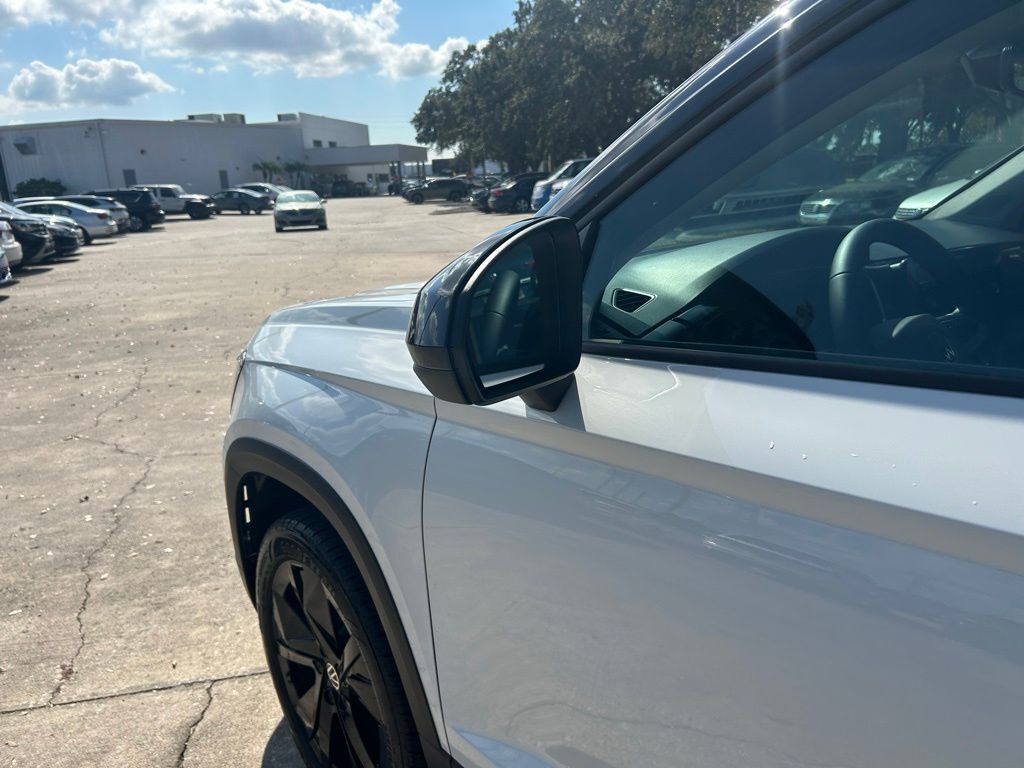 2026 Volkswagen Taos 1.5T SE Black Tampa FL