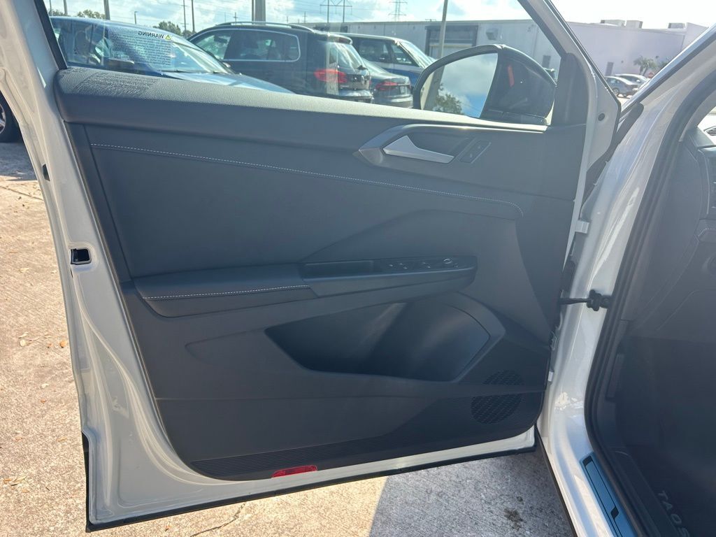 2026 Volkswagen Taos 1.5T SE Black Tampa FL