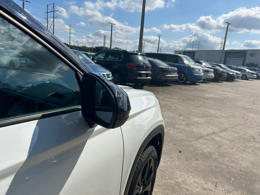 2026 Volkswagen Taos 1.5T SE Black Tampa FL