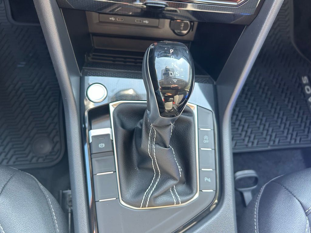 2026 Volkswagen Taos 1.5T SE Black Tampa FL