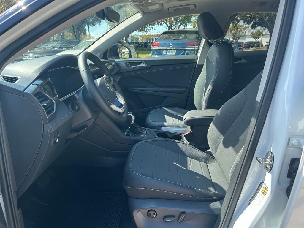 2026 Volkswagen Taos 1.5T SE Black Tampa FL