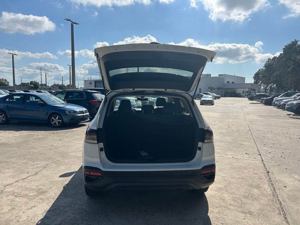 2026 Volkswagen Taos 1.5T SE Black Tampa FL
