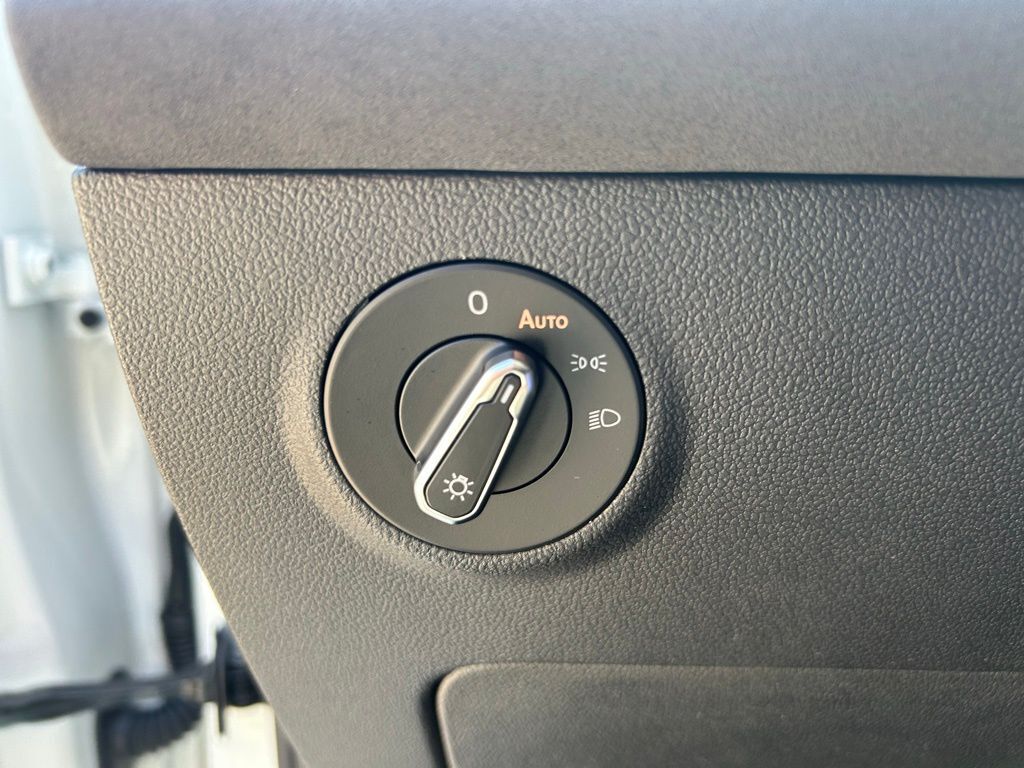 2026 Volkswagen Taos 1.5T SE Black Tampa FL