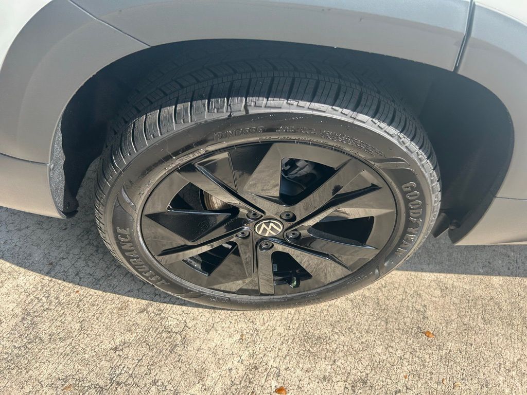 2026 Volkswagen Taos 1.5T SE Black Tampa FL