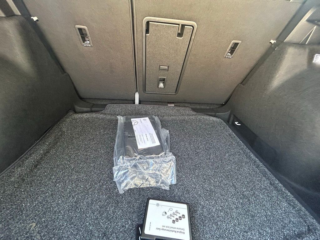 2026 Volkswagen Taos 1.5T SE Black Tampa FL