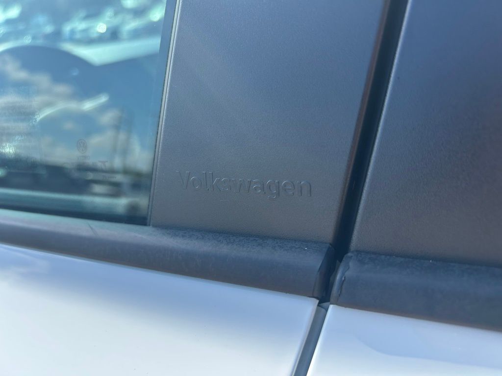 2026 Volkswagen Taos 1.5T SE Black Tampa FL