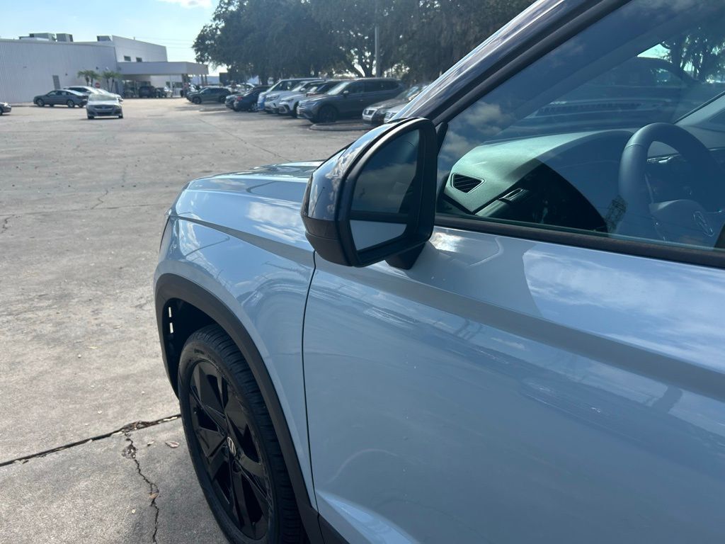 2026 Volkswagen Taos 1.5T SE Black Tampa FL