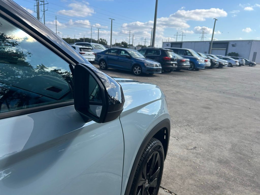 2026 Volkswagen Taos 1.5T SE Black Tampa FL