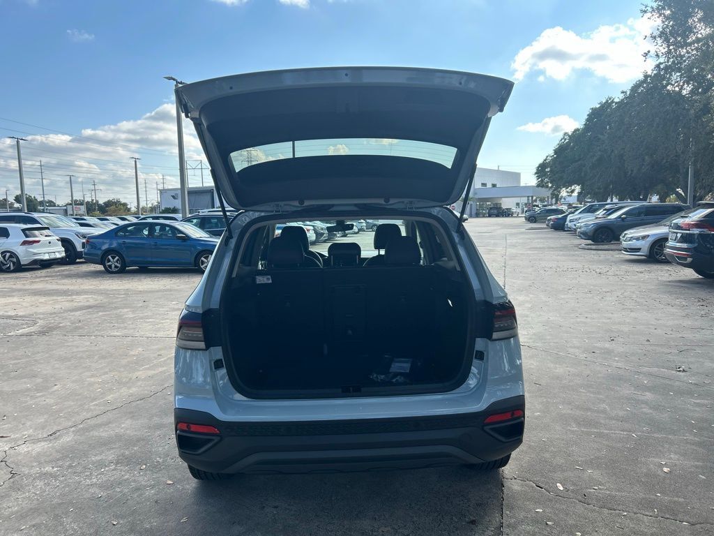 2026 Volkswagen Taos 1.5T SE Black Tampa FL