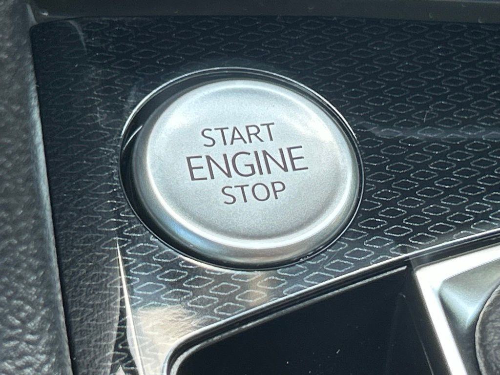 2026 Volkswagen Taos 1.5T SE Black Tampa FL