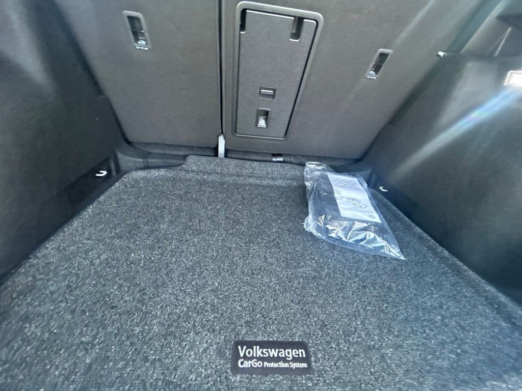 2026 Volkswagen Taos 1.5T SE Black Tampa FL