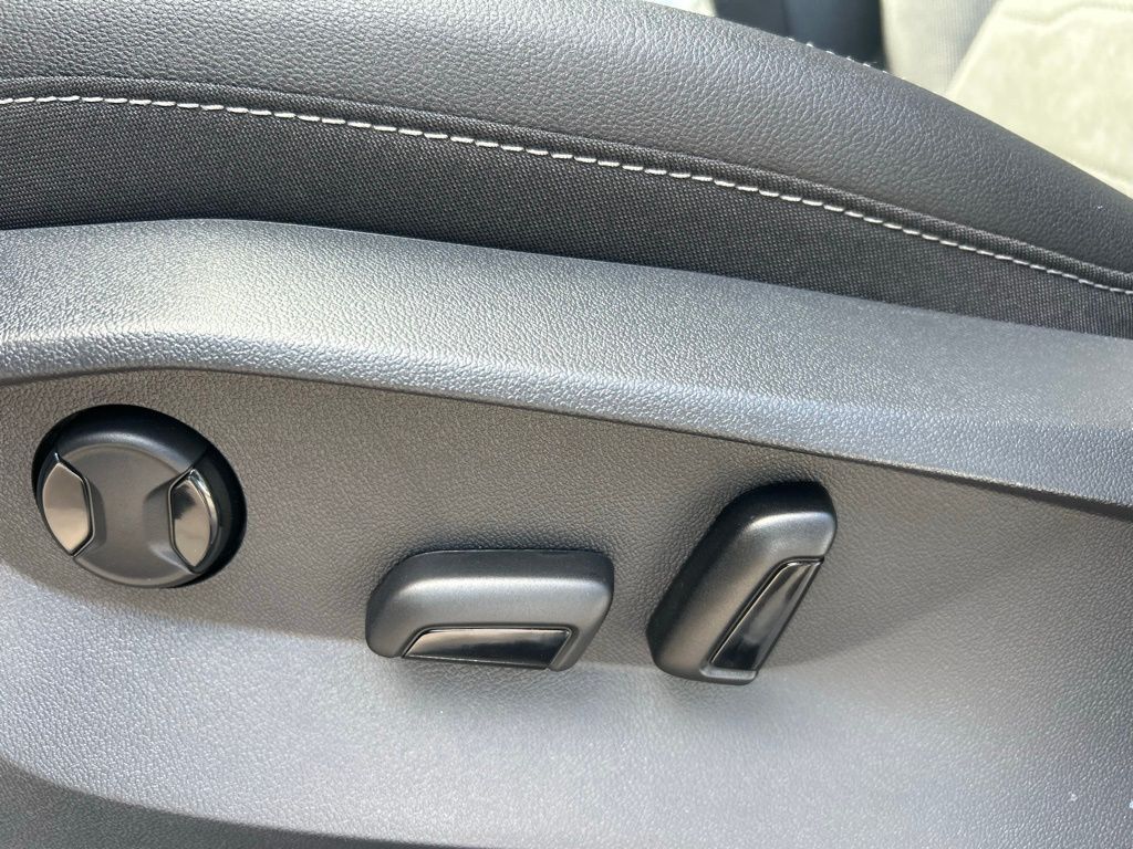 2026 Volkswagen Taos 1.5T SE Black Tampa FL