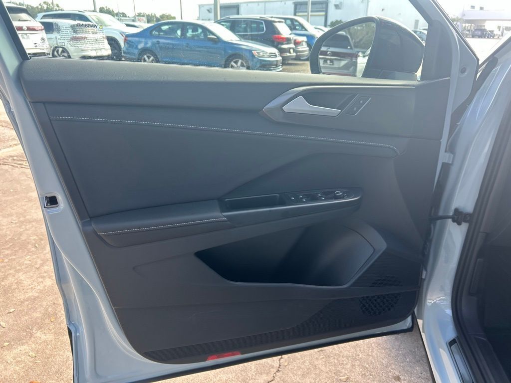 2026 Volkswagen Taos 1.5T SE Black Tampa FL