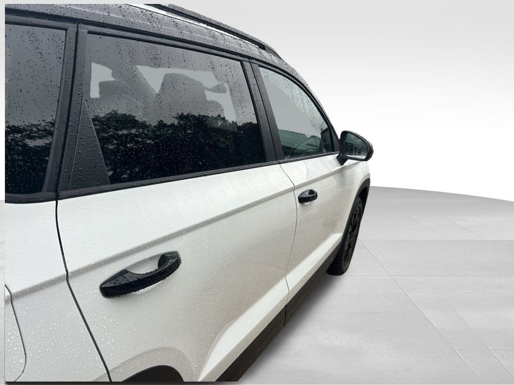 2026 Volkswagen Taos 1.5T SE Black Tampa FL