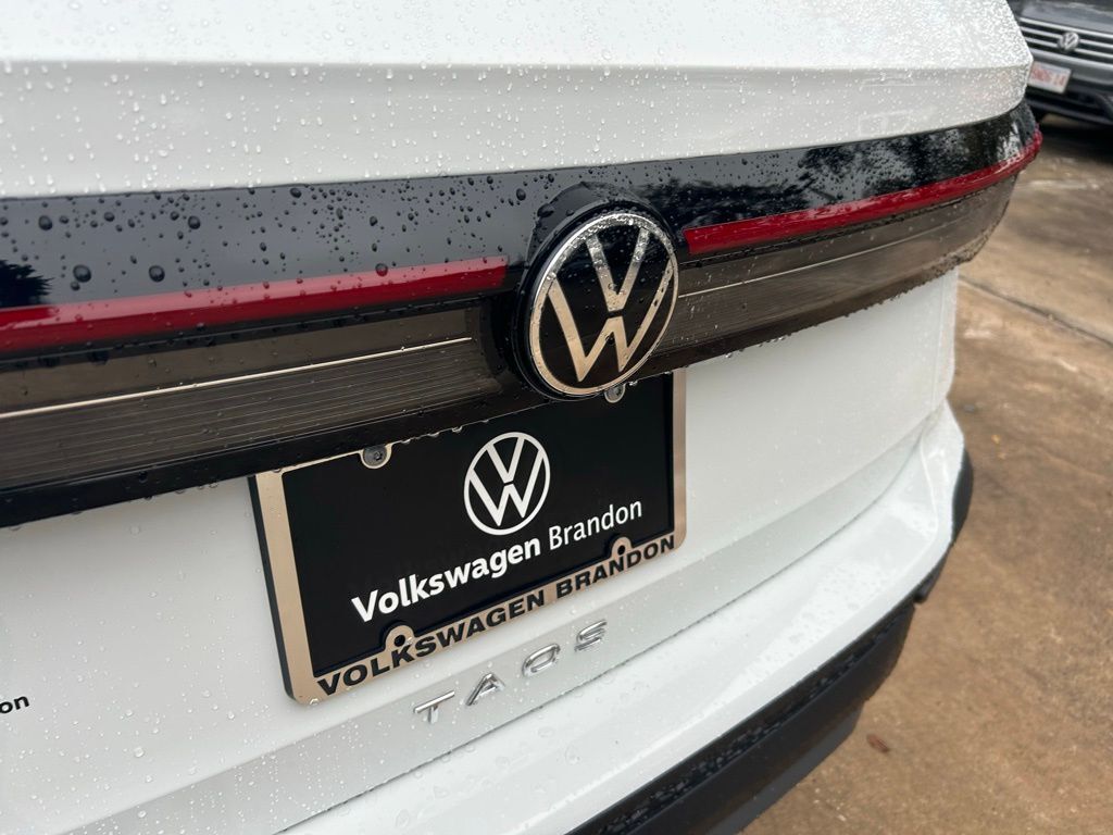 2026 Volkswagen Taos 1.5T SE Black Tampa FL