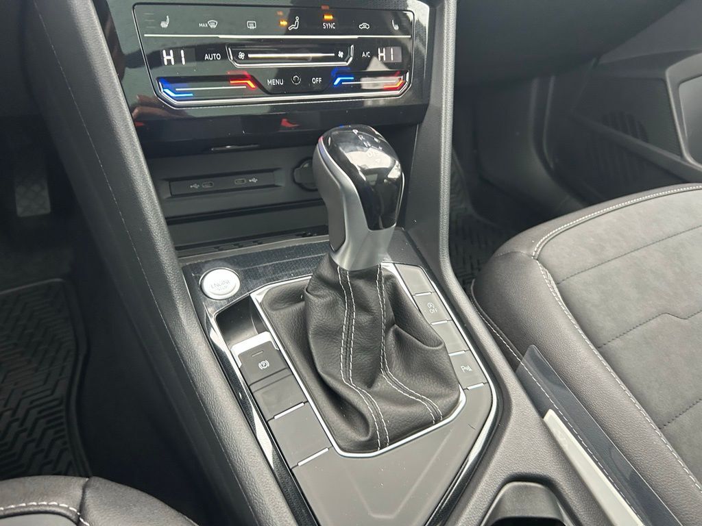 2026 Volkswagen Taos 1.5T SE Black Tampa FL