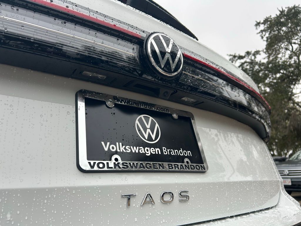 2026 Volkswagen Taos 1.5T SE Black Tampa FL