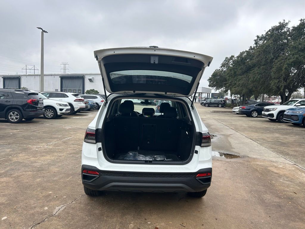 2026 Volkswagen Taos 1.5T SE Black Tampa FL