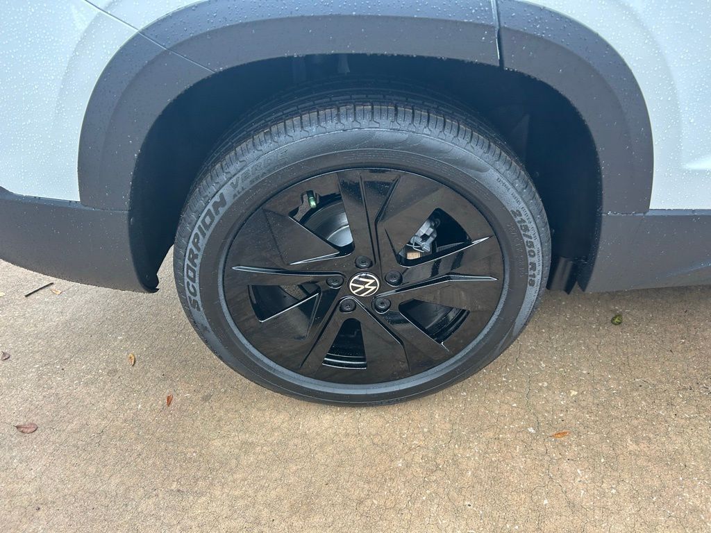 2026 Volkswagen Taos 1.5T SE Black Tampa FL